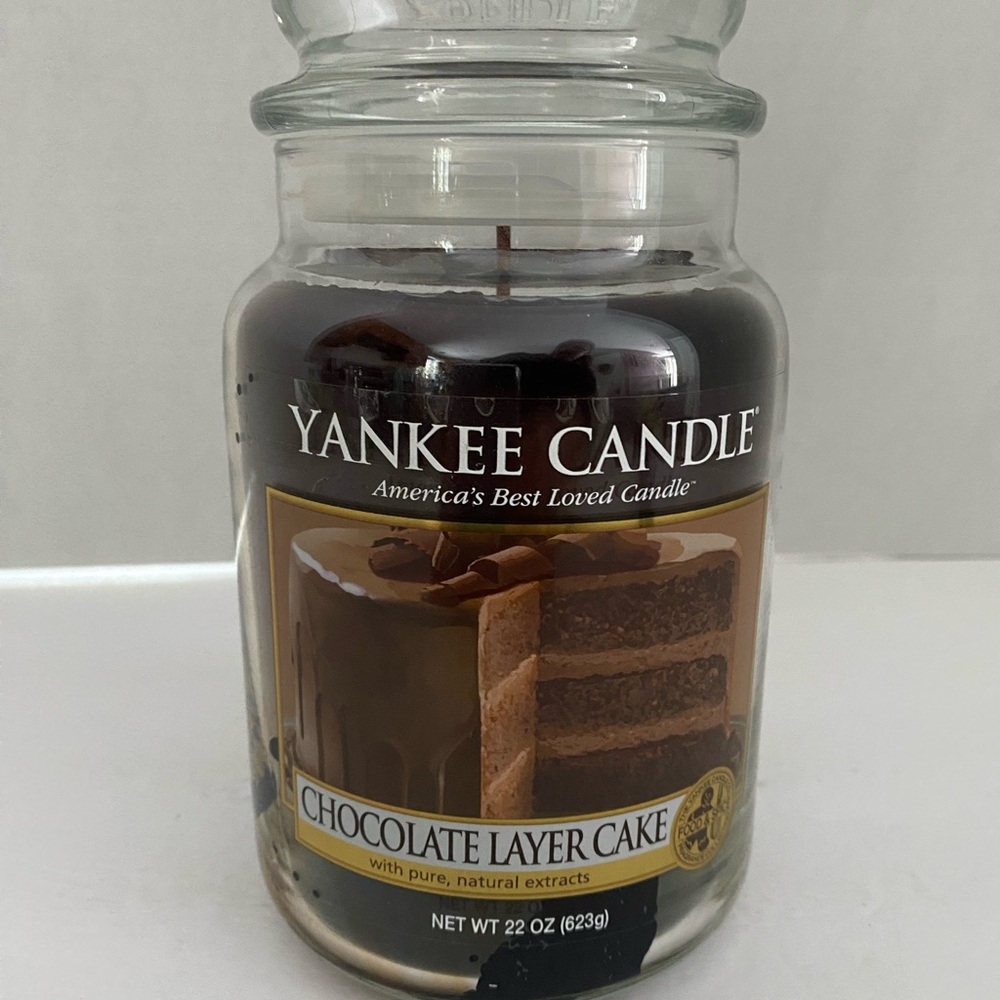 YANKEE CANDLE  Chocolate Layer Cake 22 Oz Jar Candle NEW